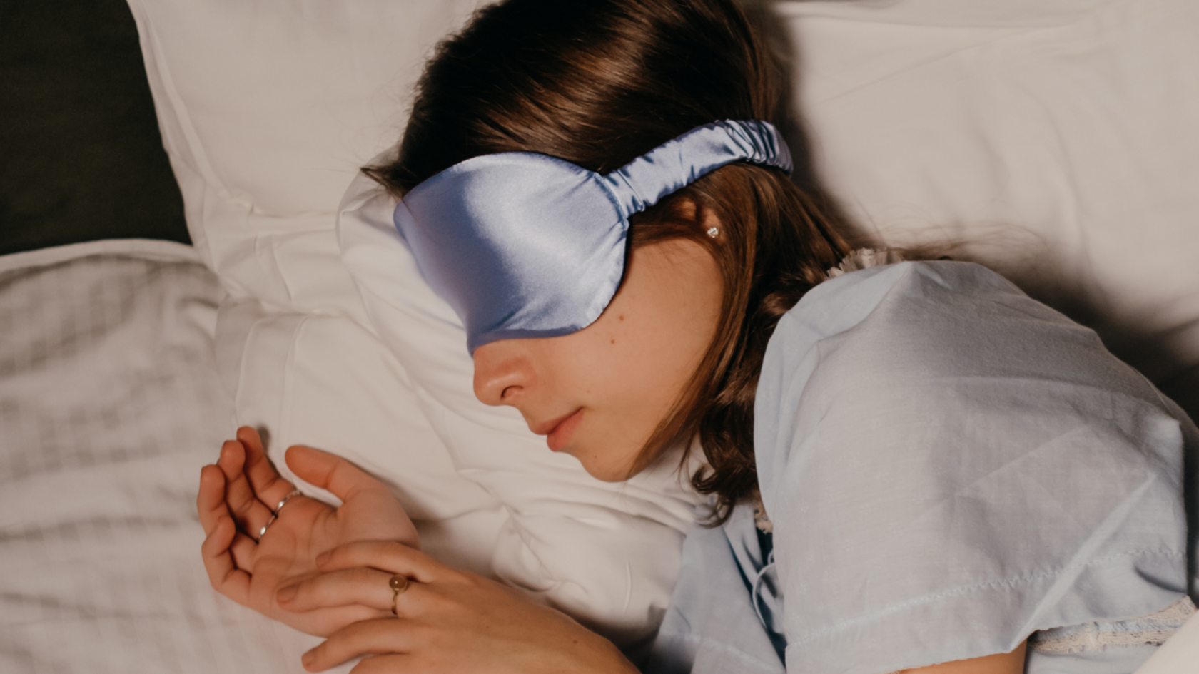 Menciptakan Kamar Tidur Ideal untuk Tidur Lebih Berkualitas Menciptakan Kamar Tidur Ideal untuk Tidur Lebih Berkualitas